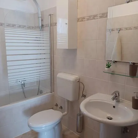 Apartment For A And Cosy A2 Zadar