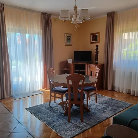 For A And Cosy A2 Апартаменти