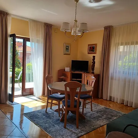 For A And Cosy A2 Апартаменти *